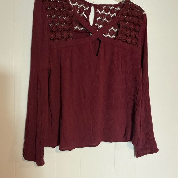 Charlotte Russe, Long Sleeve, V-Neck Burgundy Blouse Size L - Picture 2 of 8
